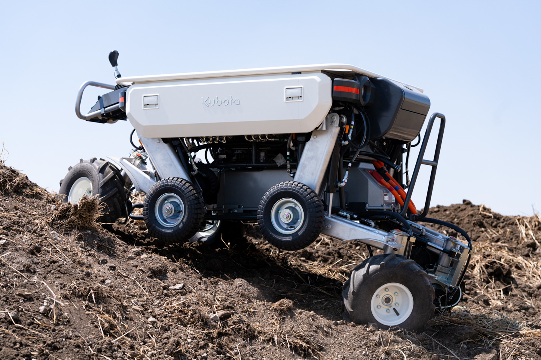 Kubota представя награждаваната вседеходна платформа за земеделие по стръмни и труднодостъпни терени